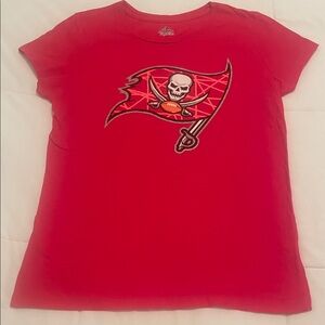 Majestic - Woman’s Tampa Bay Buccaneers, Red Fan Fashion Tee